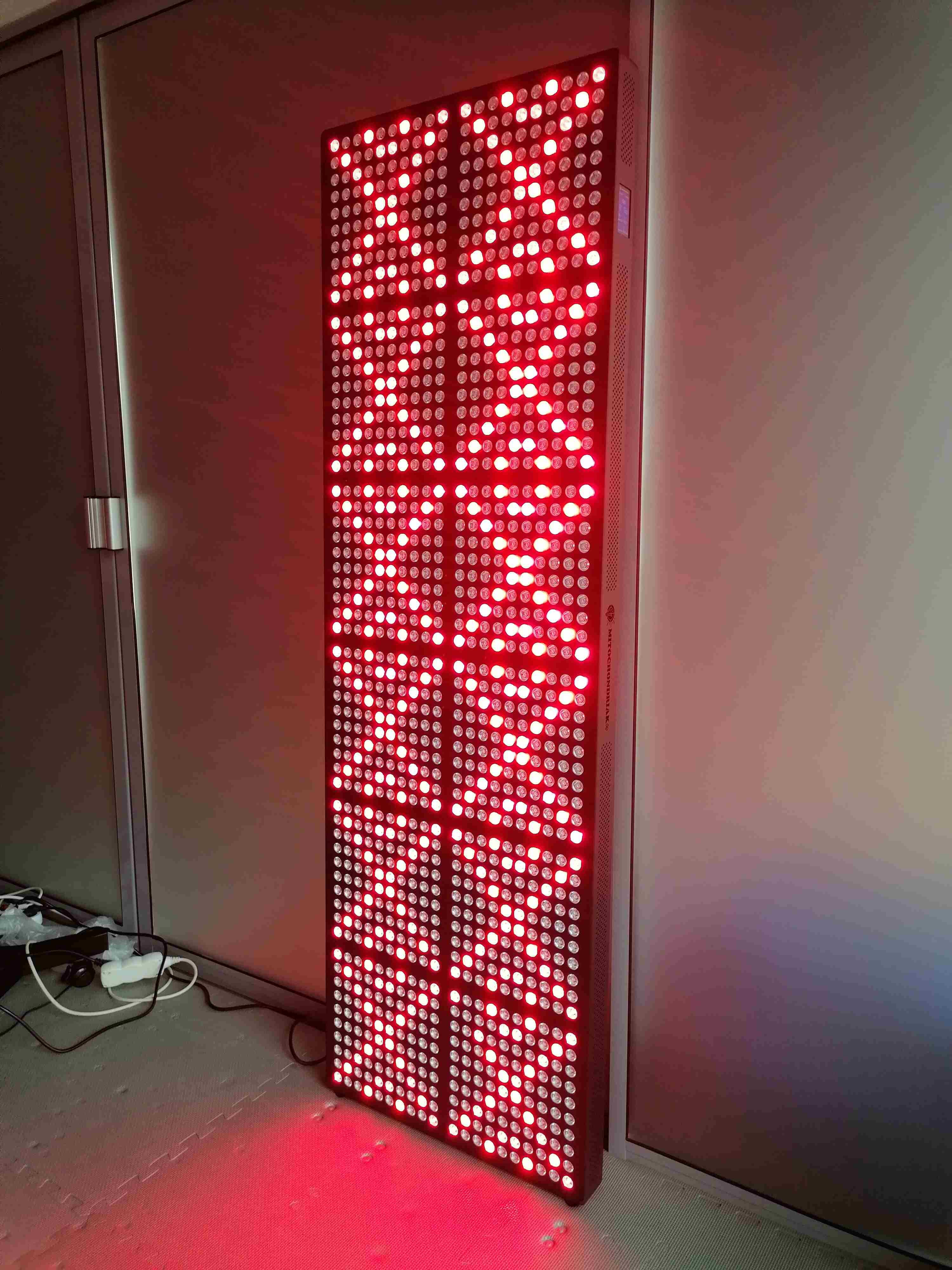 Mitochondriak - red, nir and UV light therapy devices, blue light blocking glasses and indoor lightning solutions